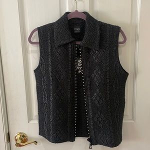 NWT Magic it fits black  One size vest